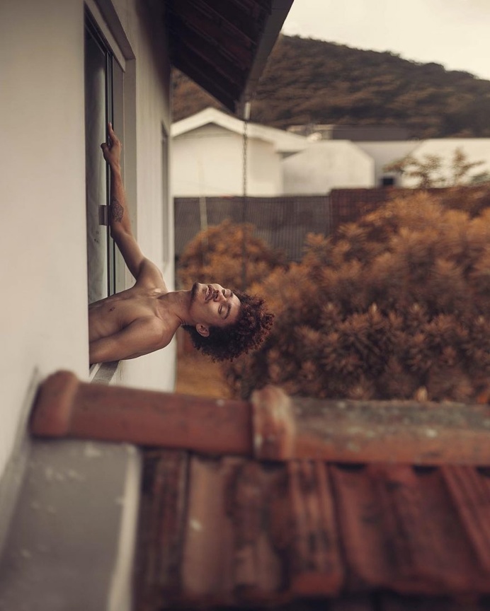 Conceptual Portrait Photography by Rony Hernandes