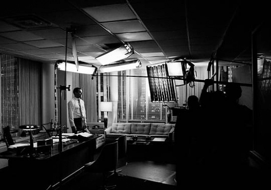 Mad Men, behind the scenes | Adverblog #hamm #white #photo #jon #design #black #the #set #scenes #men #behind #and #mad