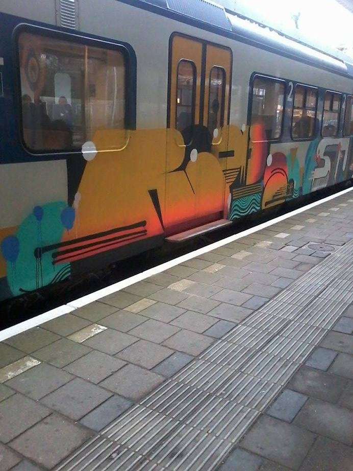 Roids #graffiti #train #gradient