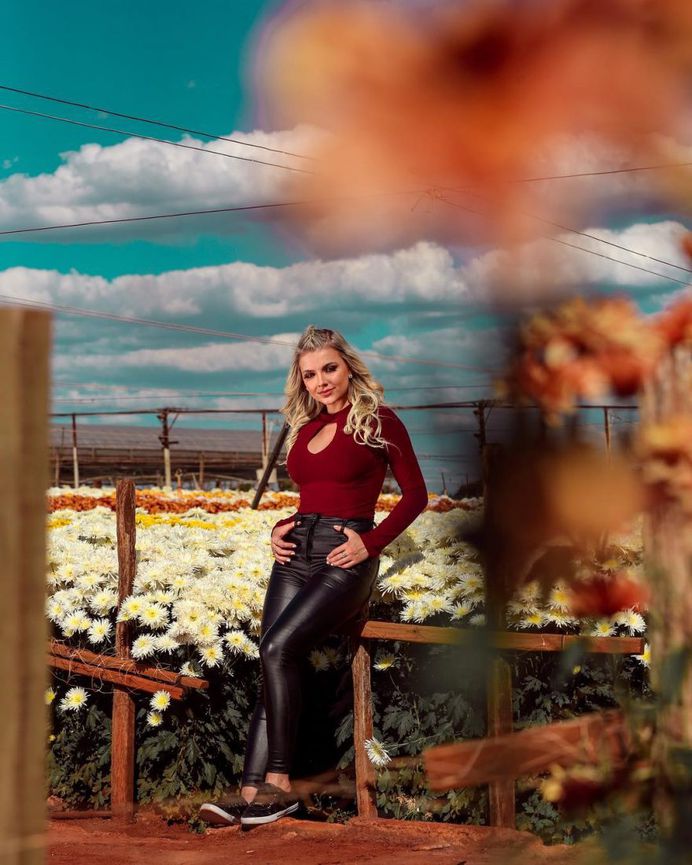 Colorful Fashion and Glamour Photography by Neto Fernandez