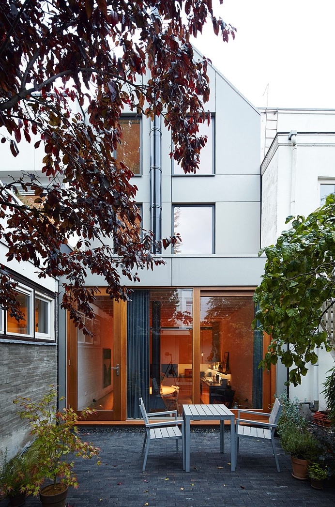 Wenslauer House – Replacing a Dilapidated Early 20th Century Workers Cottage