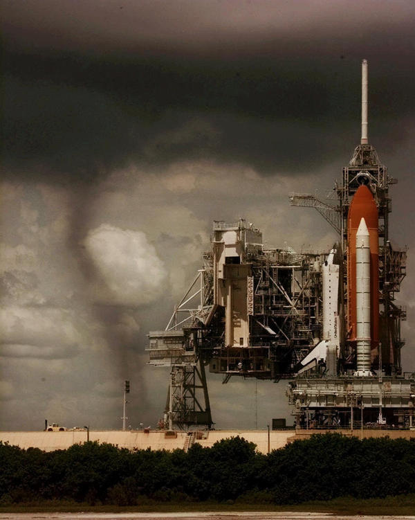 Let's go to space. #shuttle #photography #space