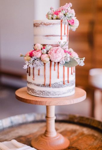 Mini cakes are more conveniently for cutting. Here wonderful collection of mini wedding cakes which will surprise your guests.