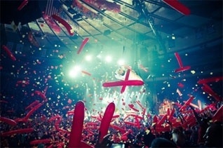 Google Image Result for http://livedesignonline.com/concerts/MSG_12-31-10_Vann1.jpg #music