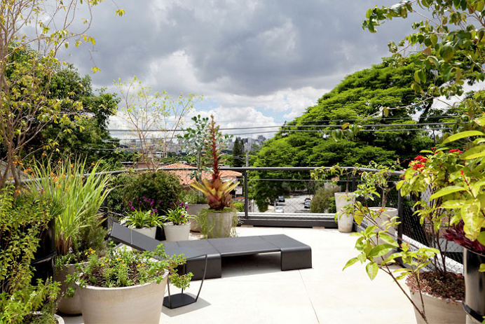 SuperLimao Studio Designed Urban House With Artistic Facade - #decor, #interior, #homedecor, #house, #home, #outdoor