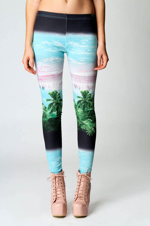 http://25.media.tumblr.com/tumblr_m84kubLklv1qgow9fo1_500.jpg #palm #sky #legs #island #leggins #fashion #beach