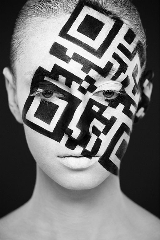 b_w_faces_6 #qr #paint #face #code