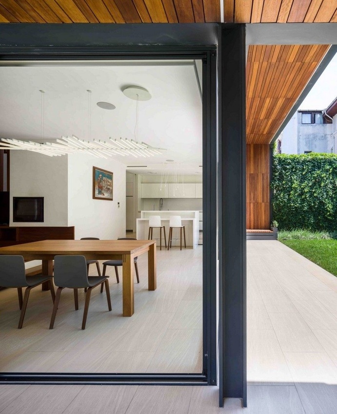 Bucharest Contemporary House by Corina Dindareanu 5