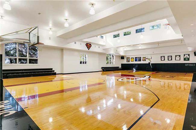 Shaquille O'Neal Is Selling His Mansion For $28 million
