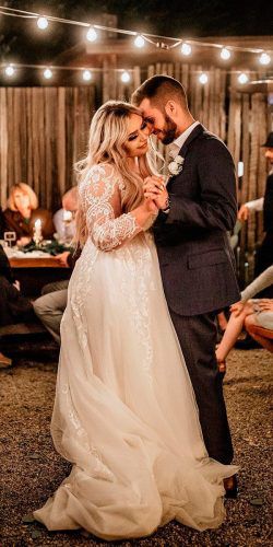 We have selected the most beautiful plus-size wedding dresses. These dresses have approving silhouettes and excellent design.