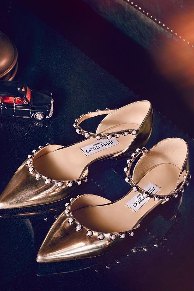 You have already chosen your favorite dress, now is the time to choose your bridal shoes.