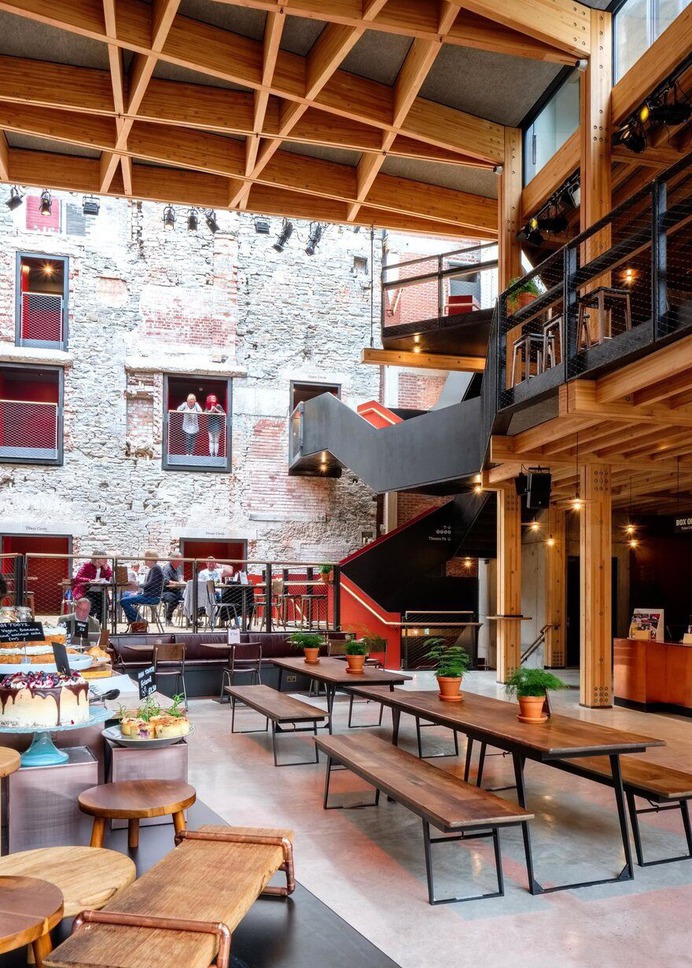A New Public Face for a Georgian Theatre / Haworth Tompkins