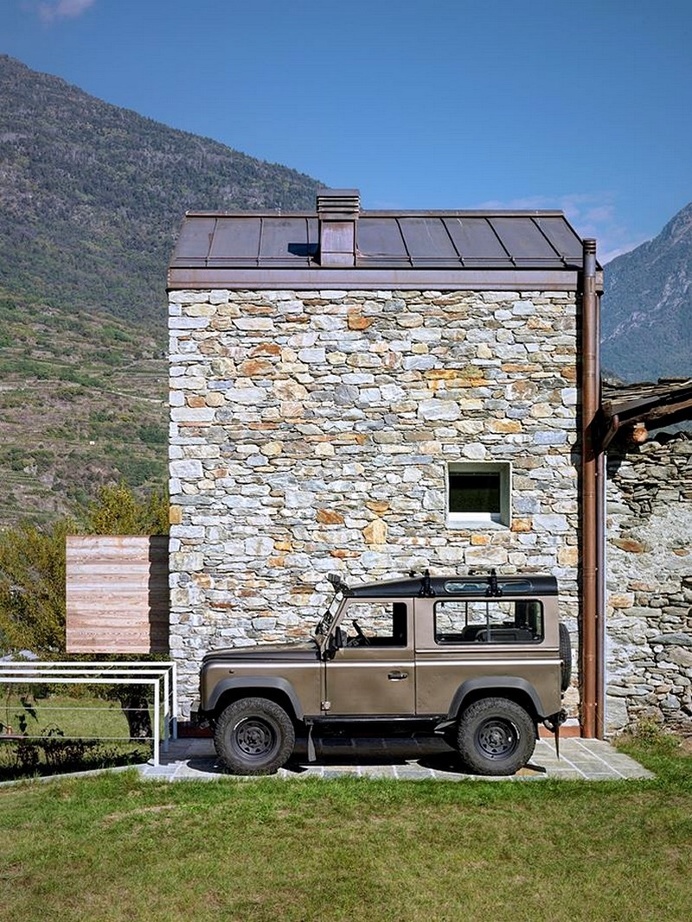 Mountain House Built on the Ruins of an Old Rustic