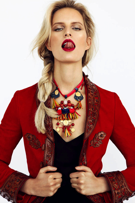 Karolina Kurkova by Branislav Simoncik for Elle Czech #model #girl #campaign #photography #portrait #fashion #editorial #beauty