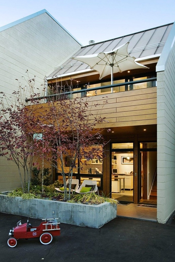 Rowhouse by S2 Architects