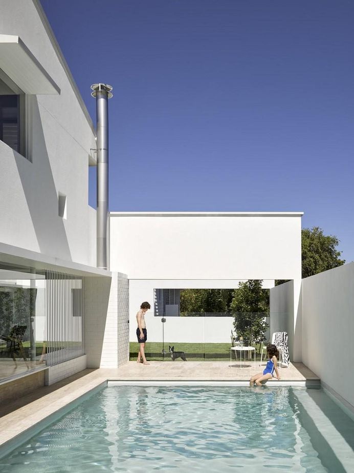 A Traditional Queenslander Cottage Extended and Refurbished by Hogg and Lamb 2