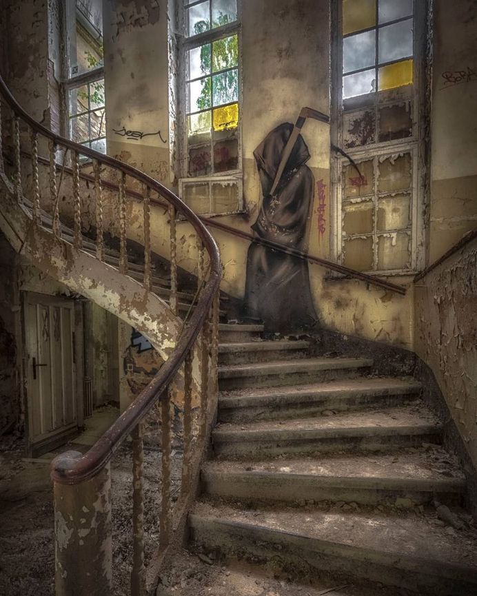 #abandoned_greece: Urbex Buildings Around Europe by Kelly Jean