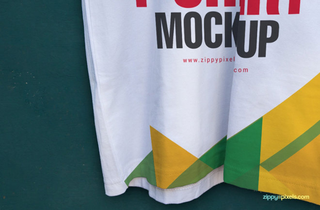 Round Neck T-Shirt Mockup PSD