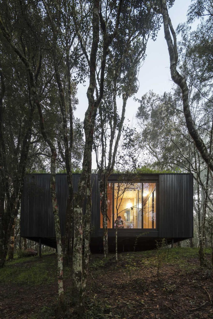 MINIMOD Retreat by MAPA Based on Prefab Plug & Play Logics
