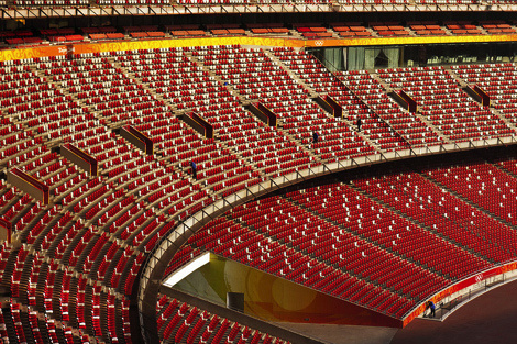 Фотограф Jared Lim #seats #red #stands #stadium