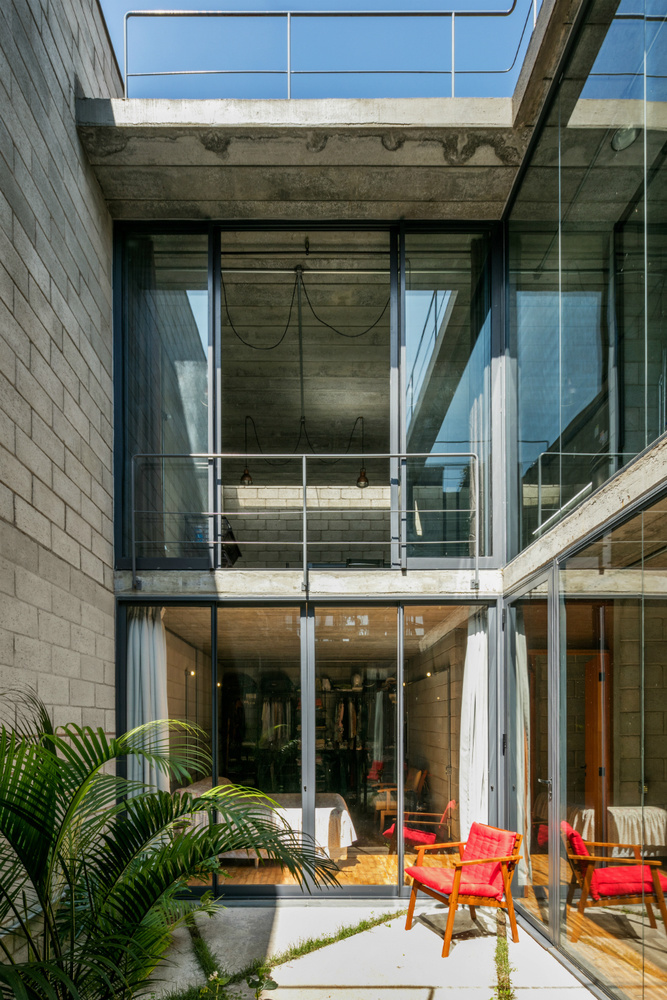Inside Out House in Sao Paulo / Terra e Tuma