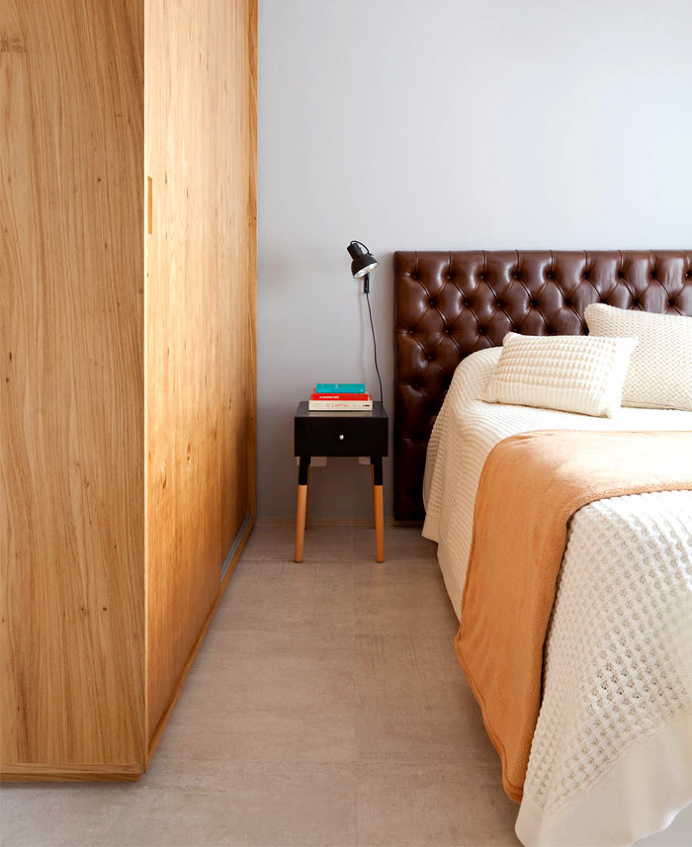 Metamoorfose Studio Cleverly Arranged Space at Sao Paulo Apartment - InteriorZine