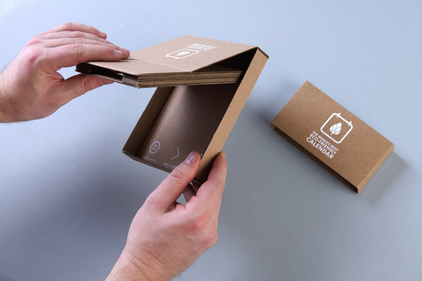 Volkswagen | The world's most eco-friendly calendar #recycle #cardboard #packaging #reuse #volkswagen #calendar #ecofriendly #iphone