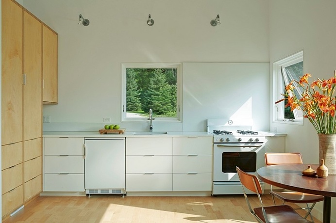 Micro House by Elizabeth Herrmann Architecture