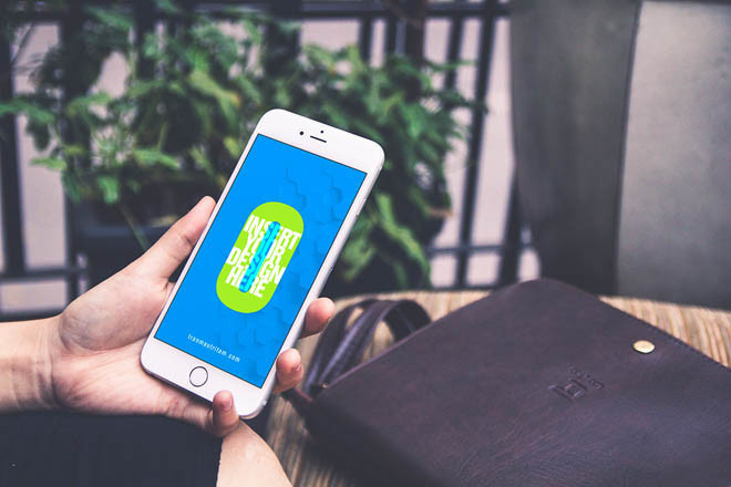 Zero : Free iPhone 6 Mockup PSD