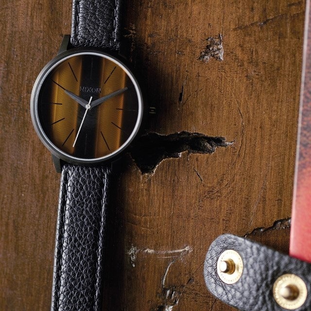Capturing the roaring beauty of the tiger in its dial, the Tiger Kensington Watch by Nixon is a legend on its own. #tech #flow #gadget #gift #ideas #cool
