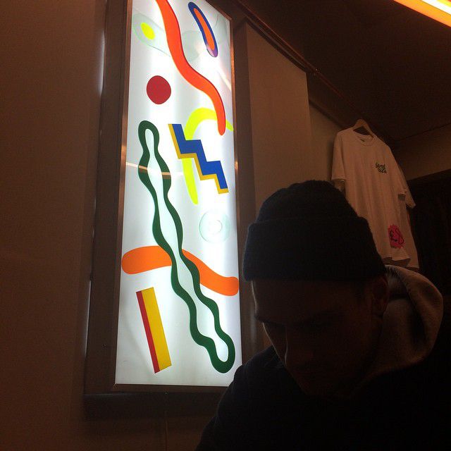 Hanging out with my art @yardsalepizza getting ready to eat 🍕