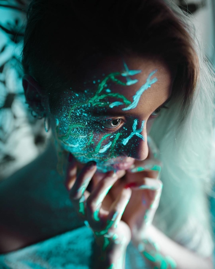 Amazing Light Painting Portraits by Arnau Mas