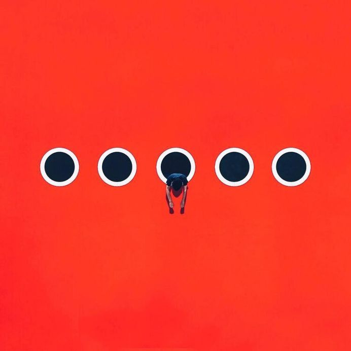 Creative, Colorful and Minimalist Street Photos by Andhika Ramadhian