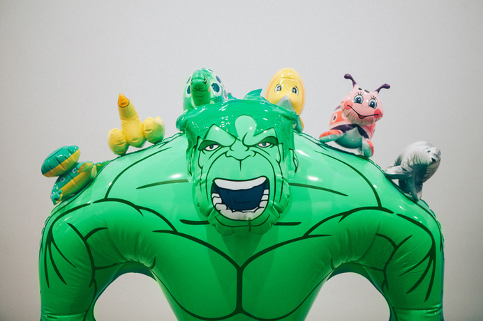 Jeff Koons "Hulk Elvis" Exhibition at Gagosian Gallery Hong Kong Recap | HYPEBEAST #hulk #sculpture #reality #jeff #balloon #koons