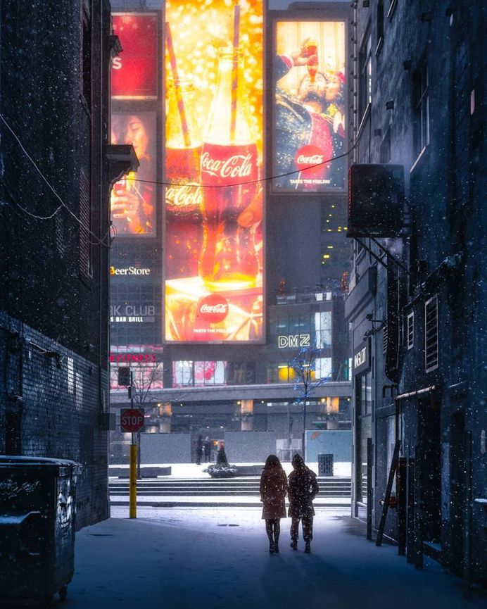 #streetsoftoronto: Vibrant Street Photography by Max Whitehead