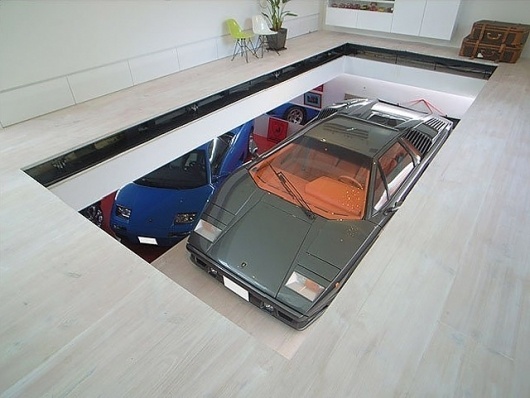 KRE House by Takuya Tsuchida -- Autoblog #garage #classic #architecture #car