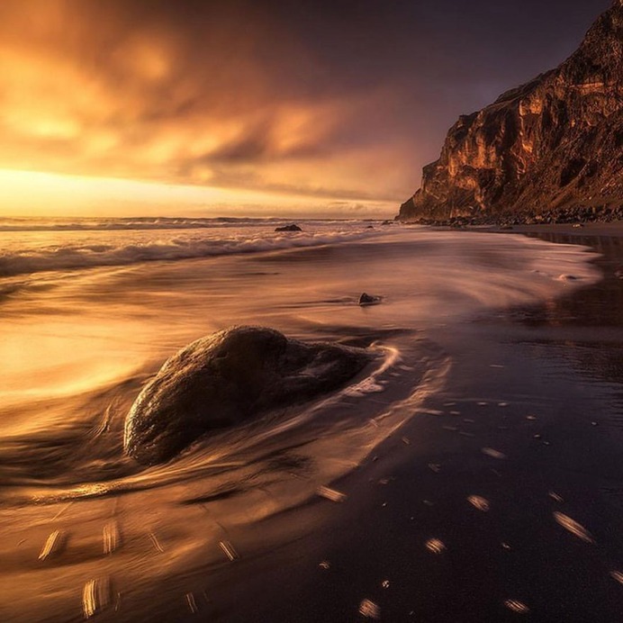 Dramatic Travel and Landscape Photography by Isabella Tabacchi