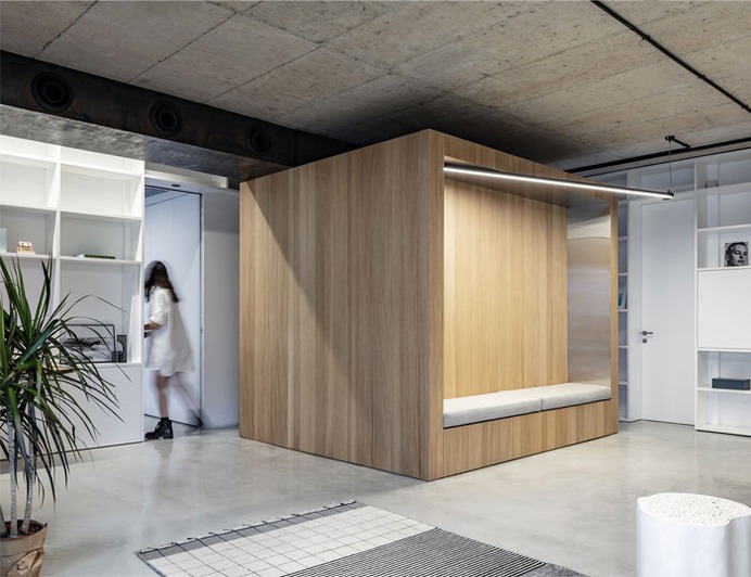 Toledano+Architects Use Very Few Materials to Enhance the Feeling of Open Space - InteriorZine