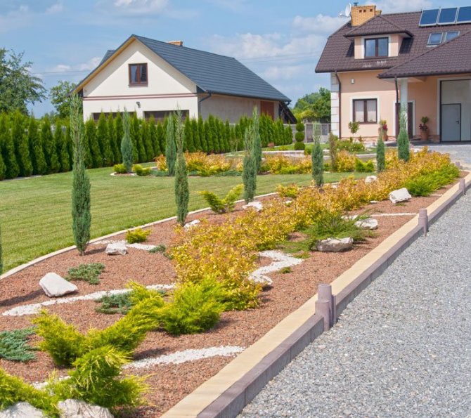 Palinea to palisada betonowa dostępna w 5 różnych kolorach. Ułatwia połączenie nawierzchni na różnych poziomach np. czy budowie schodów. Stylowo i praktycznie!