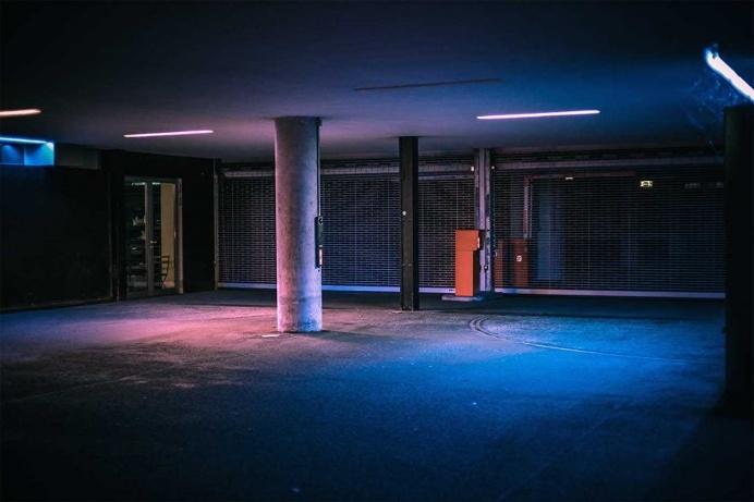 After hours in Hamburg: Vibrant Urban Photography by Mark Broyer