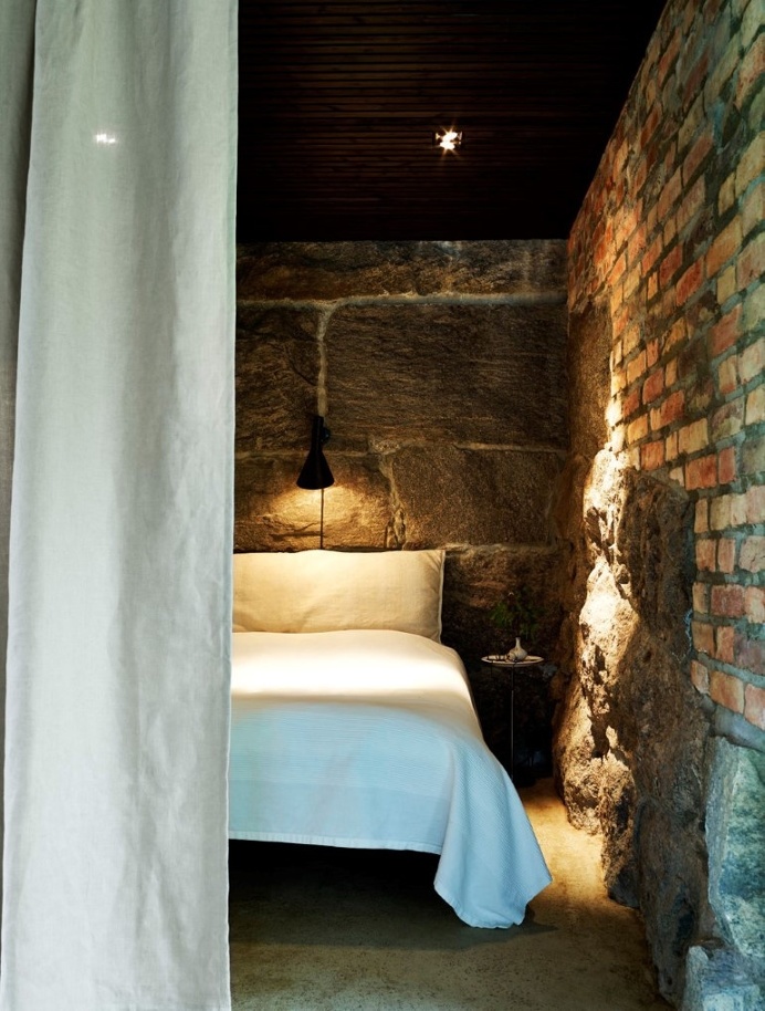 Lundnas House Combine Contemporary Aesthetics with Local Architectural Traditions