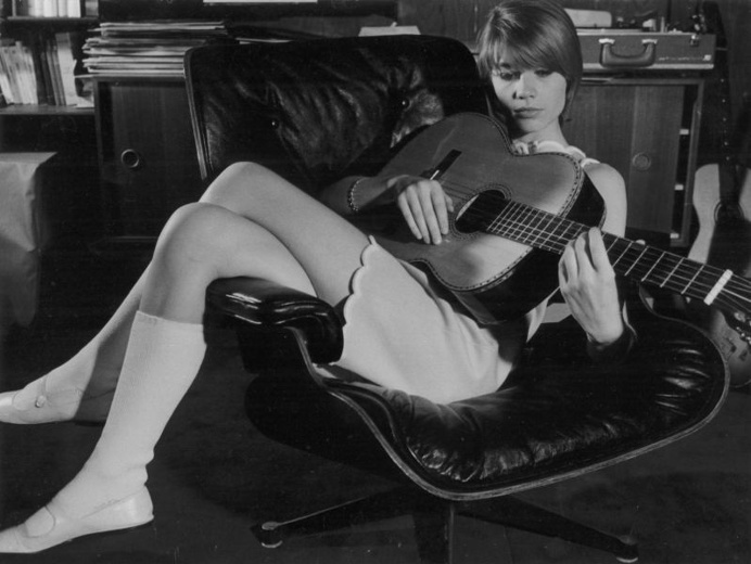 francoise-hardy-on-her-eames-lounge-chair1
