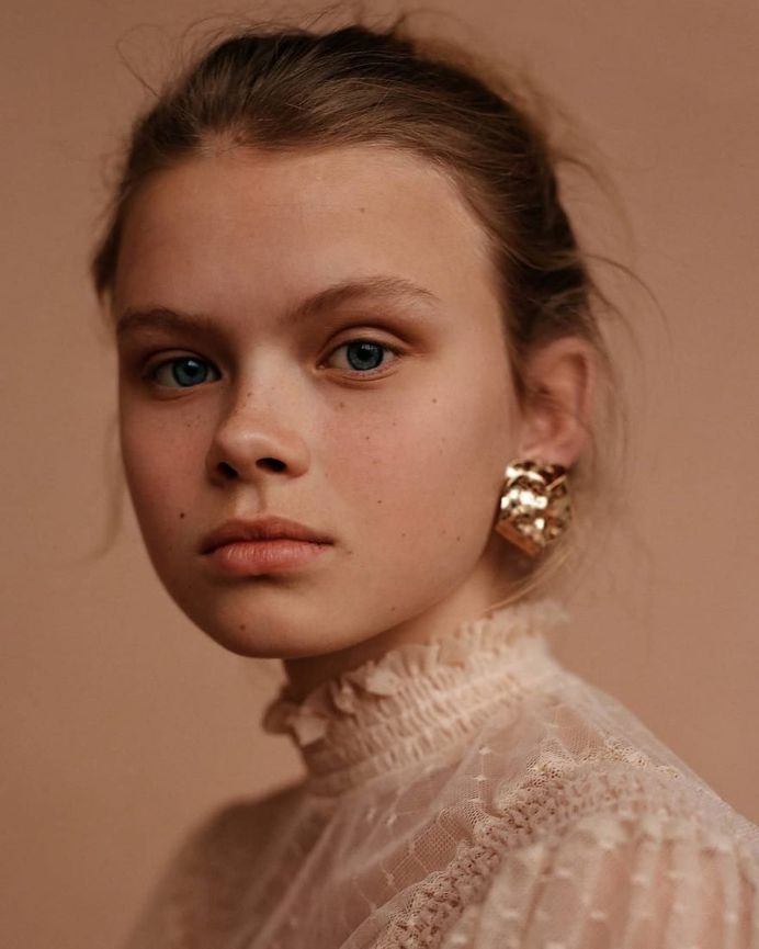 Aesthetic and Delicate Beauty Photography by Anya Holdstock