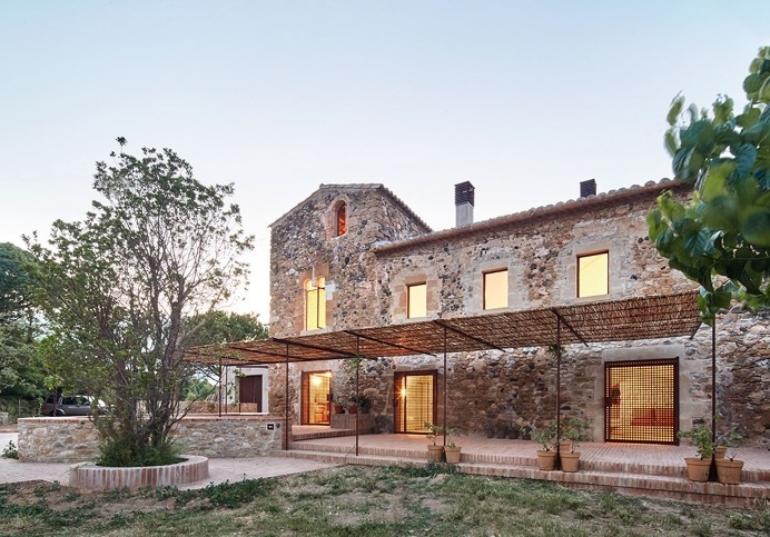 Farmhouse Rehabilitated in Emporda