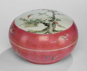 Large lidded box made of porcelain with Famille rose decor of flowering branches #Sets #Tea sets #Porcelain sets #Antique plates #Plates #Wall plates #Figures #Porcelain figurines #porcelain