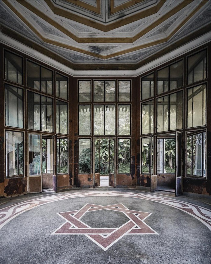 #Abandoned World: Incredible Urbex Photography by Simon Yeung