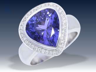 Ring: exklusiver, hochfeiner und neuwertiger Goldschmiedering mit sehr schönem Tansanit von 5,14ct und Brillanten