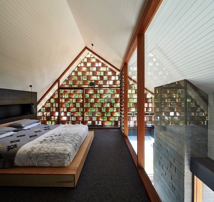 St Kilda Californian Bungalow by Make Architecture