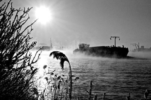6819223799_b4a89bf33f_b.jpg 1.024×680 pixels #water #cold #photography #boat #amsterdam #ice #winter