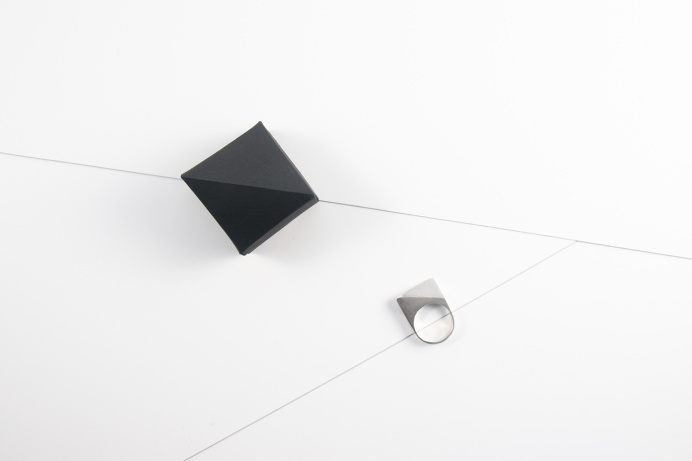 #ring #design #box #gemoetric #jewerly #packaging #andrewzo